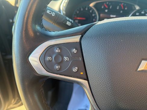 Used 2021 Chevrolet Traverse Premier image 16