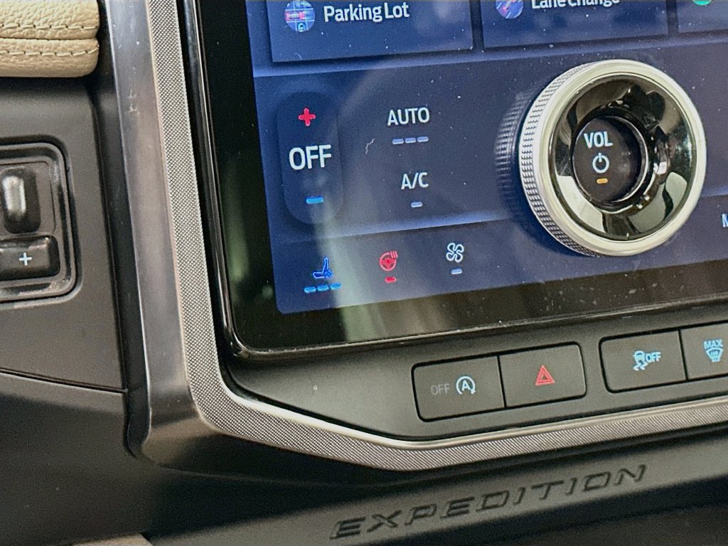 Used 2023 Ford Expedition Limited AWD/4WD image 27