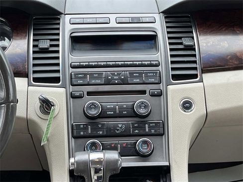Used 2010 Ford Taurus SEL image 16