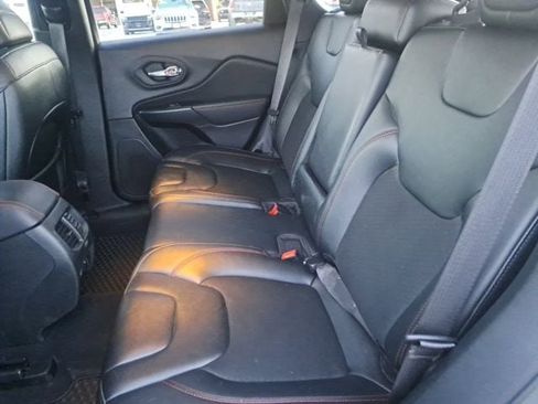 Certified 2023 Jeep Cherokee Trailhawk AWD/4WD image 11