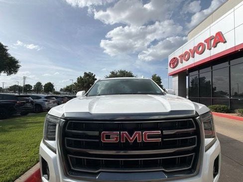 Used 2023 GMC Yukon AT4 w/ AT4 Premium Package AWD/4WD image 2