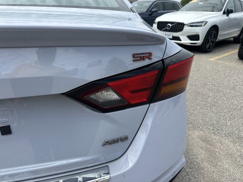 Used 2023 Nissan Altima 2.5 SR w/ SR Premium Package AWD/4WD image 10
