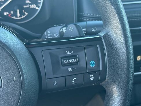 Used 2023 Nissan Rogue SV image 19