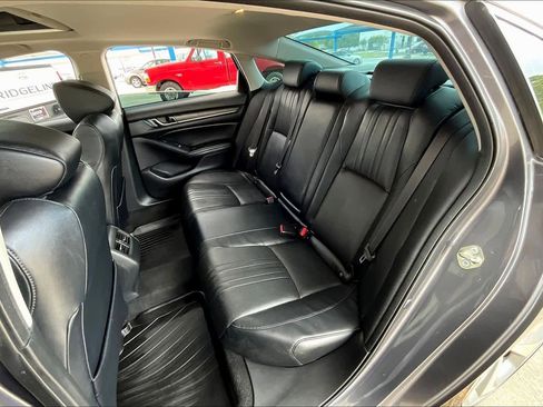 Used 2018 Honda Accord Touring image 21