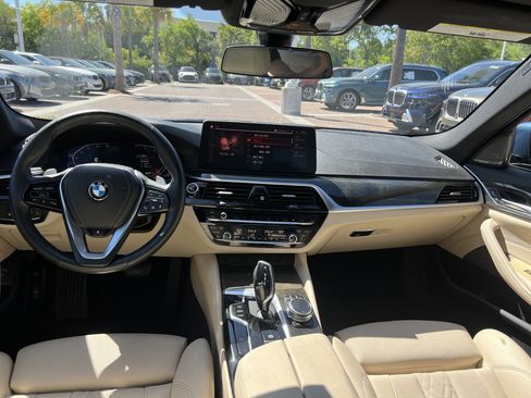 Certified 2023 BMW 530i w/ Premium Package RWD image 29