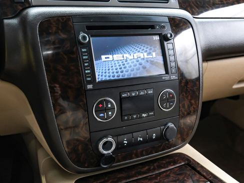 Used 2014 GMC Yukon Denali RWD image 28
