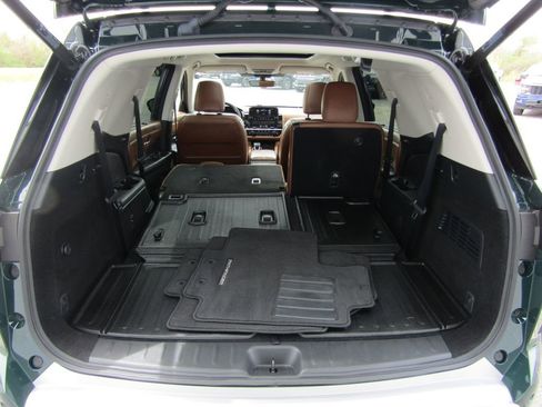 Used 2025 Nissan Pathfinder Platinum w/ Cargo Package AWD/4WD image 21
