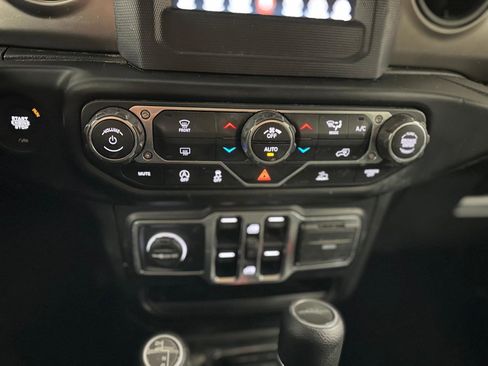 Used 2020 Jeep Gladiator Sport w/ Quick Order Package 24S AWD/4WD image 24