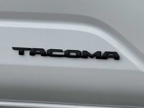 Used 2025 Toyota Tacoma TRD Sport image 43