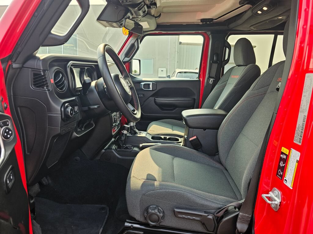 Used 2024 Jeep Wrangler Unlimited Rubicon AWD/4WD image 12