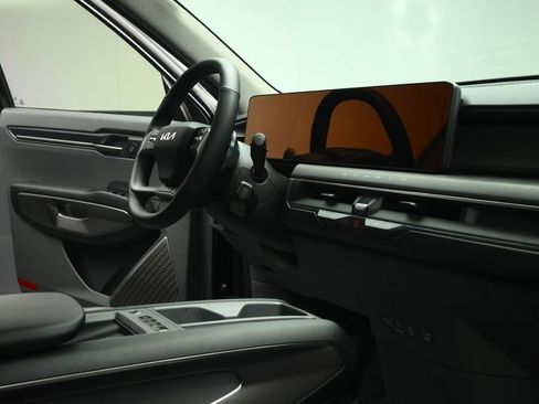 Certified 2026 Kia EV9 Light RWD image 58