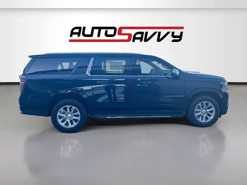 Used 2024 Chevrolet Suburban Premier w/ Advanced Technology Package image 8