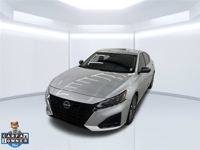 Used 2024 Nissan Altima 2.5 SV FWD image 2