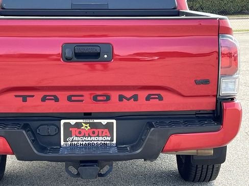 Used 2022 Toyota Tacoma TRD Sport AWD/4WD image 6