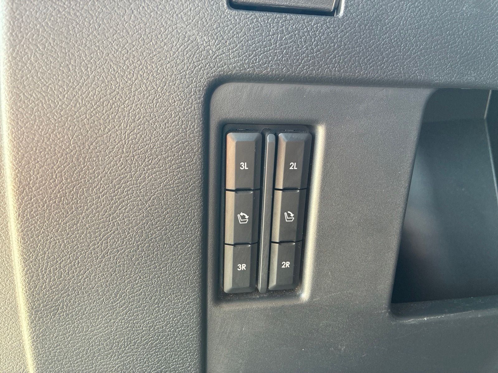 Used 2024 Lincoln Navigator Reserve AWD/4WD image 6