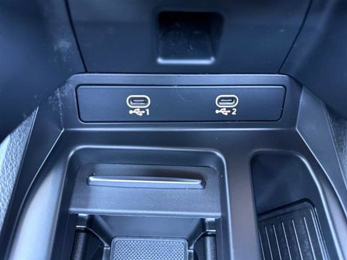 Used 2021 Audi e-tron Premium Plus w/ Premium Plus Package image 25