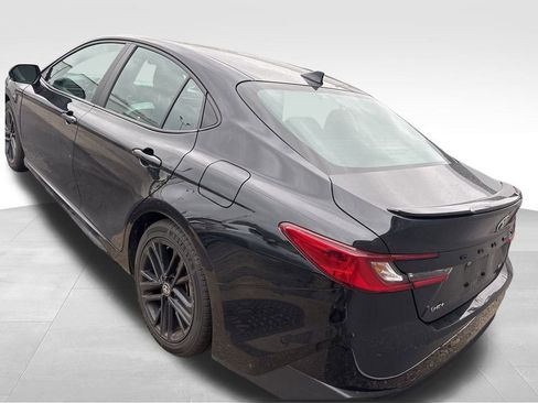 Used 2025 Toyota Camry SE image 9