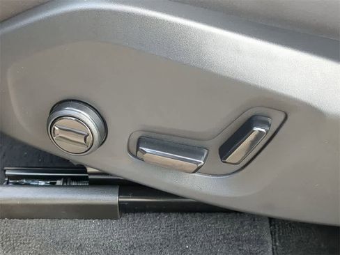 New 2026 Volvo XC90 B6 Plus w/ Protection Package Premier image 16