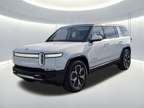Used 2023 Rivian R1S Adventure image 1