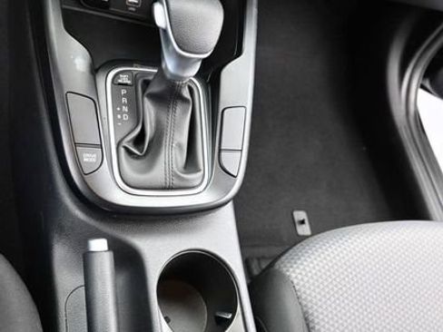 Used 2025 Kia Soul LX w/ LX Technology Package FWD image 27