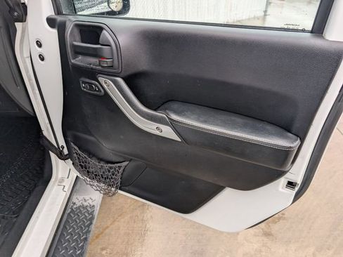Used 2013 Jeep Wrangler Unlimited Sport image 27