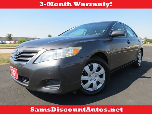 Used 2010 Toyota Camry SE image 1