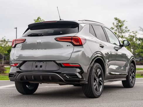 Used 2024 Buick Encore GX Sport Touring FWD image 7