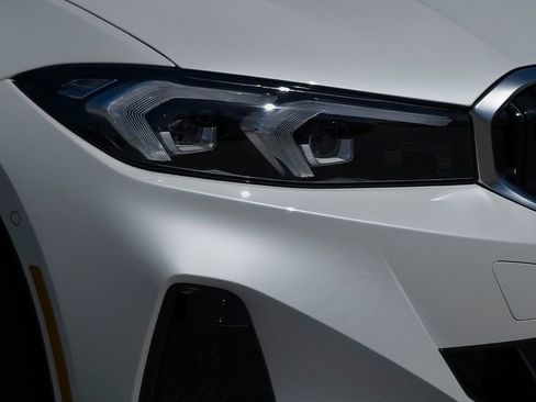 New 2026 BMW 330i Sedan w/ Premium Package image 5