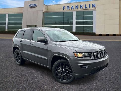 Used 2021 Jeep Grand Cherokee Laredo X RWD image 1