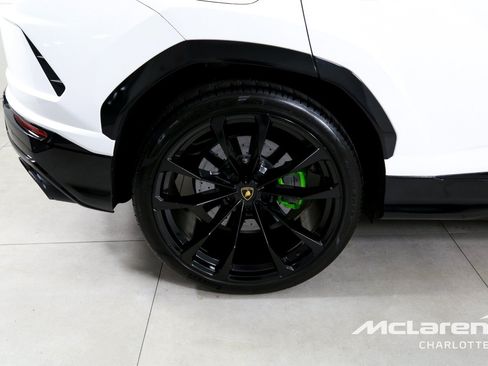 Used 2022 Lamborghini Urus AWD/4WD image 35