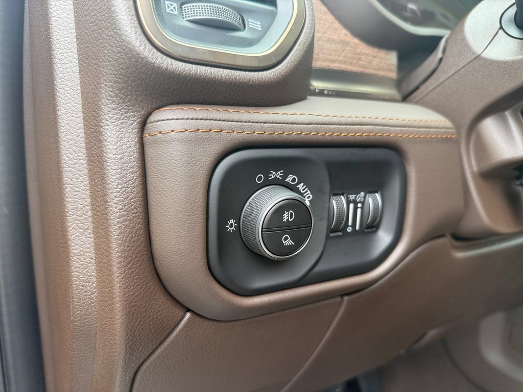 New 2027 RAM 3500 Limited AWD/4WD image 18
