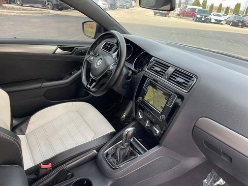 Used 2016 Volkswagen Jetta Sport FWD image 9