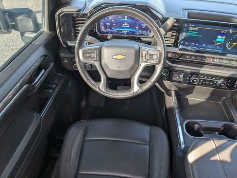Used 2024 Chevrolet Silverado 2500 LTZ w/ LTZ Convenience Package AWD/4WD image 16