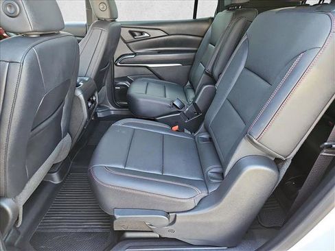 Used 2025 Chevrolet Traverse Z71 w/ Enhanced Driving Package AWD/4WD image 19