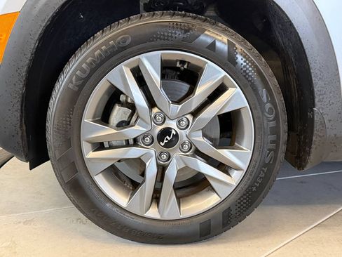 Used 2023 Kia Seltos S AWD/4WD image 25
