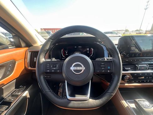 Certified 2025 Nissan Pathfinder Platinum AWD/4WD image 23