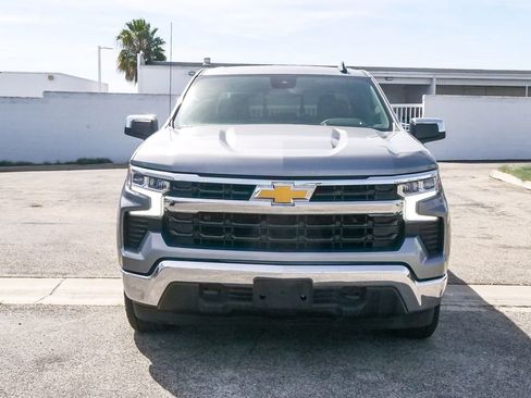 Used 2023 Chevrolet Silverado 1500 LT w/ Convenience Package II image 2