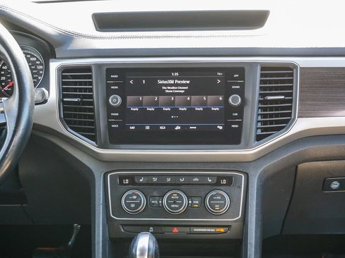 Used 2018 Volkswagen Atlas SE image 16