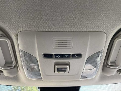 Used 2022 Toyota Corolla LE FWD image 33
