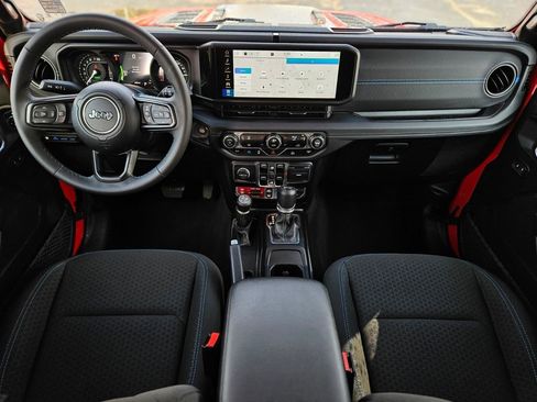 Used 2024 Jeep Wrangler Unlimited Rubicon 4xe image 10