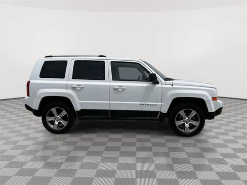 Used 2016 Jeep Patriot High Altitude AWD/4WD image 4
