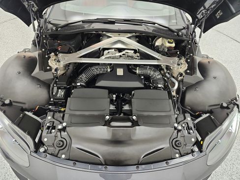 Used 2021 Aston Martin V8 Vantage Coupe RWD image 20