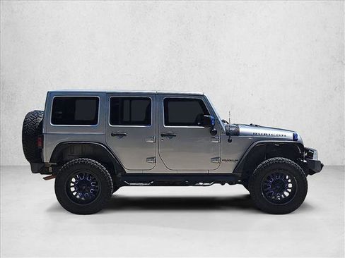 Used 2015 Jeep Wrangler Unlimited Rubicon w/ Connectivity Group AWD/4WD image 4