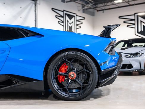 Used 2018 Lamborghini Huracan Performante AWD/4WD image 20