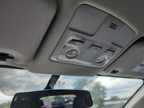 Used 2013 Toyota RAV4 LE FWD image 26