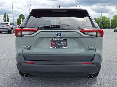 Certified 2021 Toyota RAV4 XLE w/ Convenience Package AWD/4WD image 6