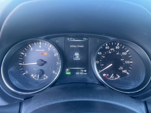 Used 2017 Nissan Rogue SL w/ SL Premium Package image 16