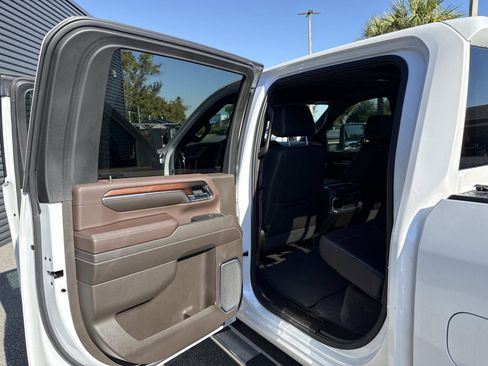 Used 2024 GMC Sierra 2500 Denali w/ Denali Reserve Package image 15