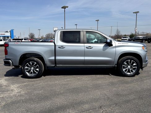 Used 2023 Chevrolet Silverado 1500 LT image 2