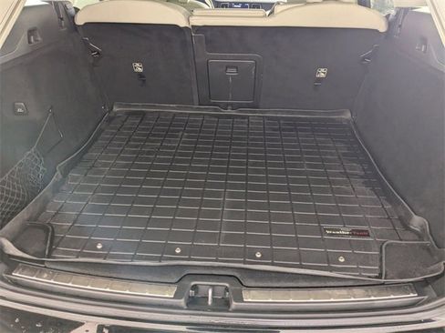 Used 2022 Volvo XC60 B5 Momentum image 28